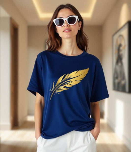 Beautiful feather | oversized T